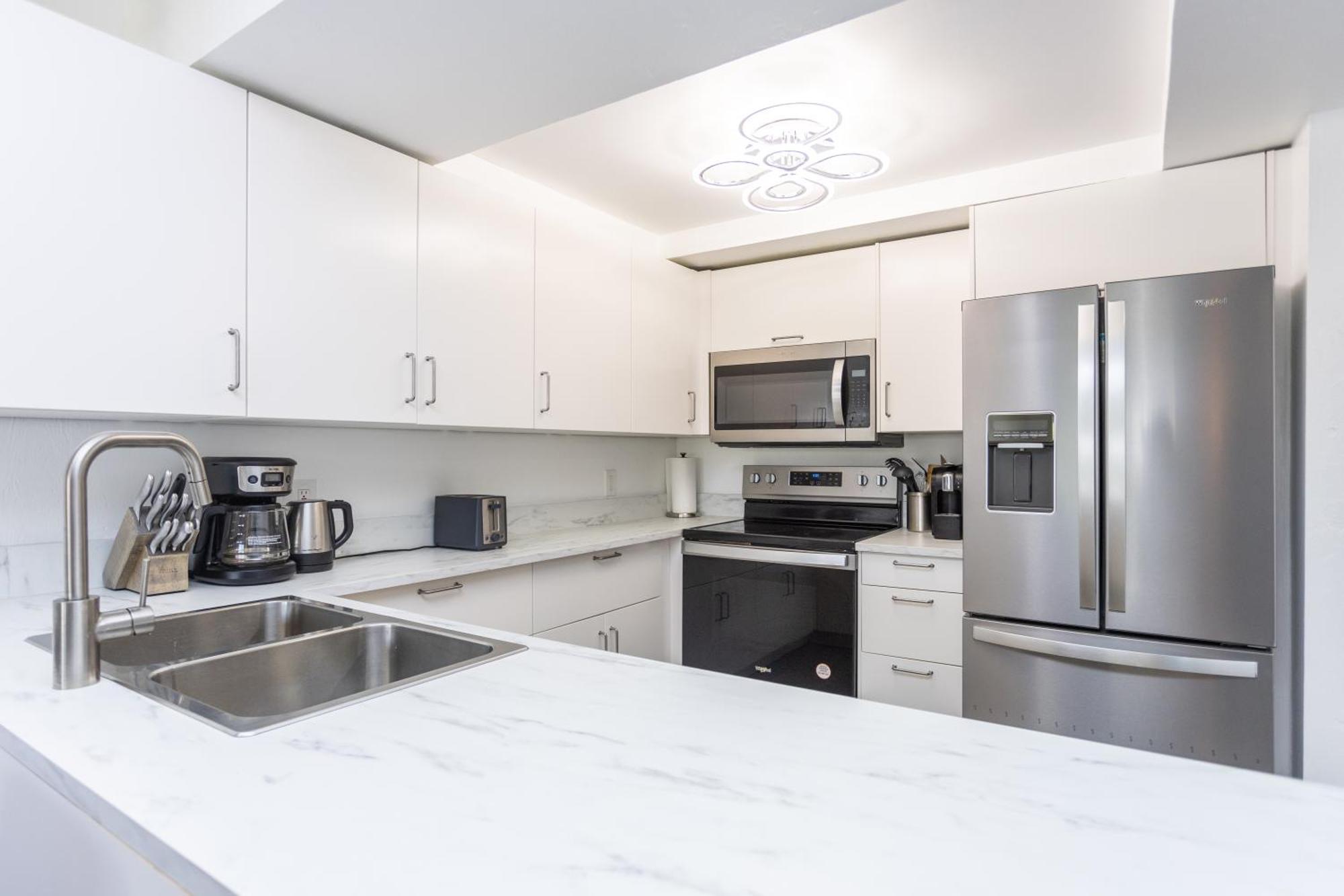 Bass & Sun Condominium 2/2 Bedroom Кльюистон Номер фото
