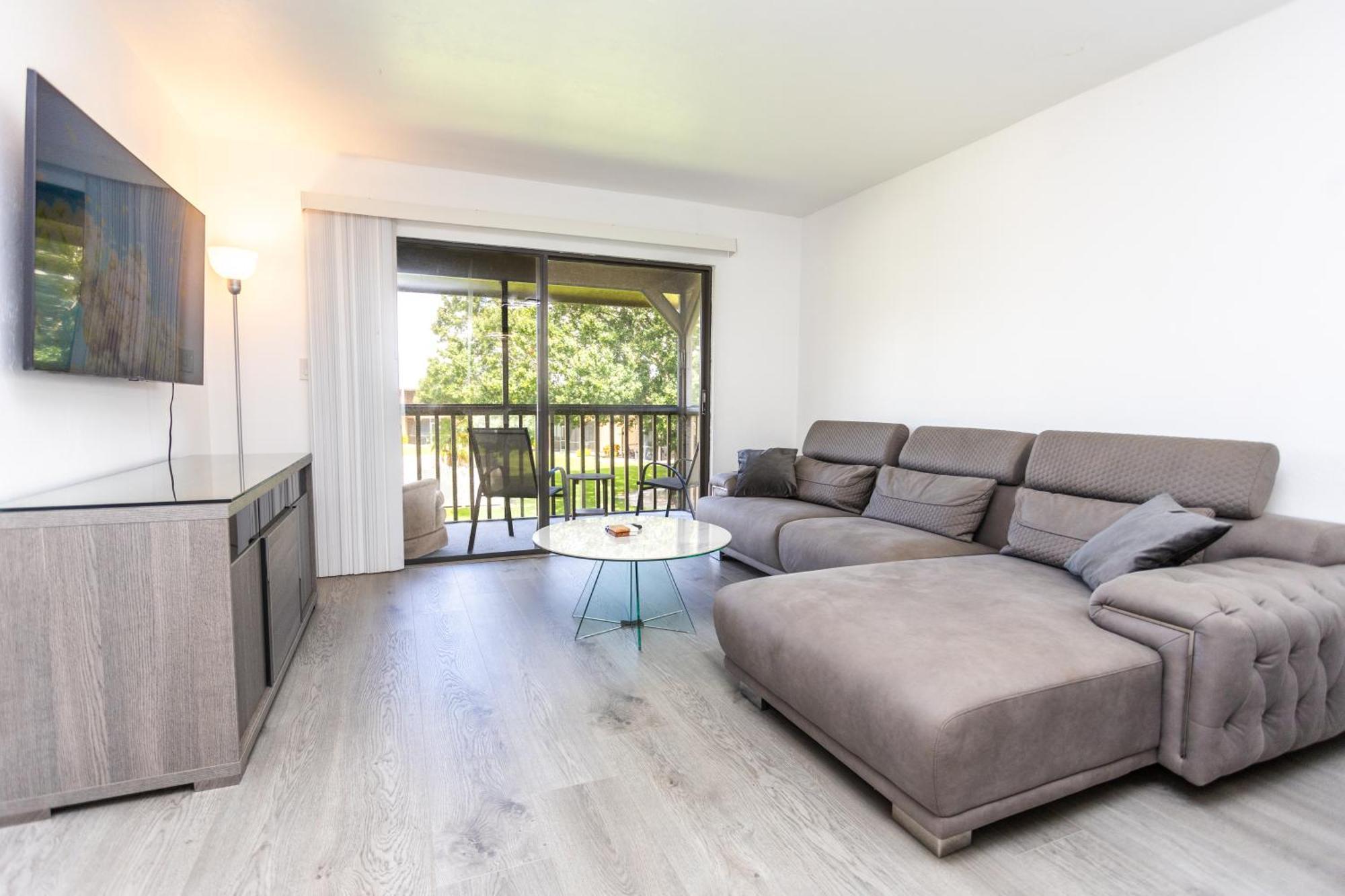 Bass & Sun Condominium 2/2 Bedroom Кльюистон Номер фото